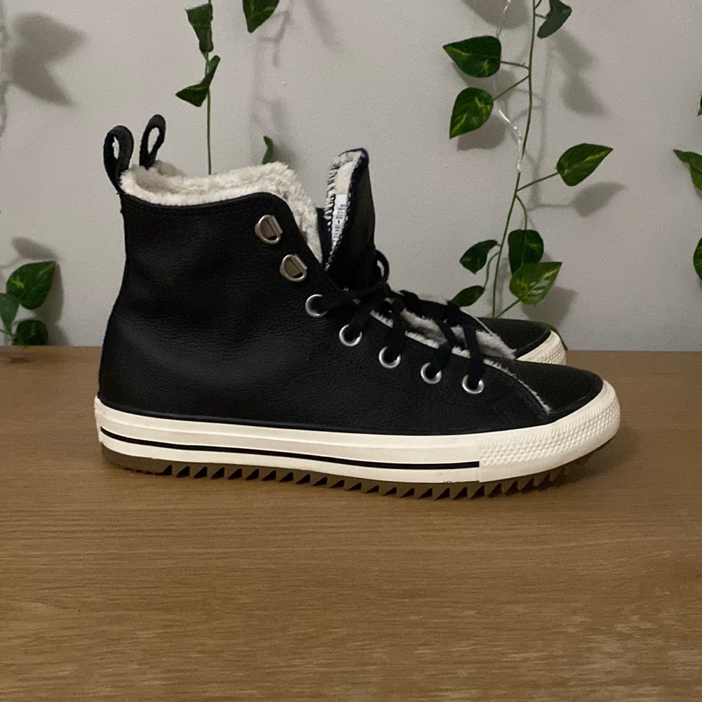 Black converse